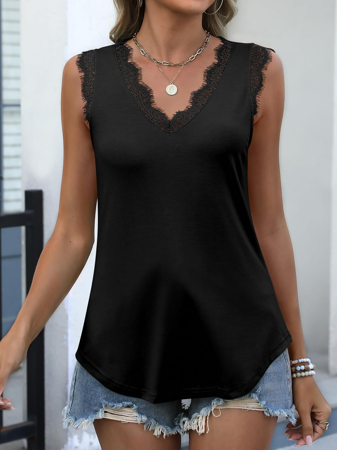 ANRABESS Women's Lace Trim Tank Top, V-Neck Sleeveless Cami