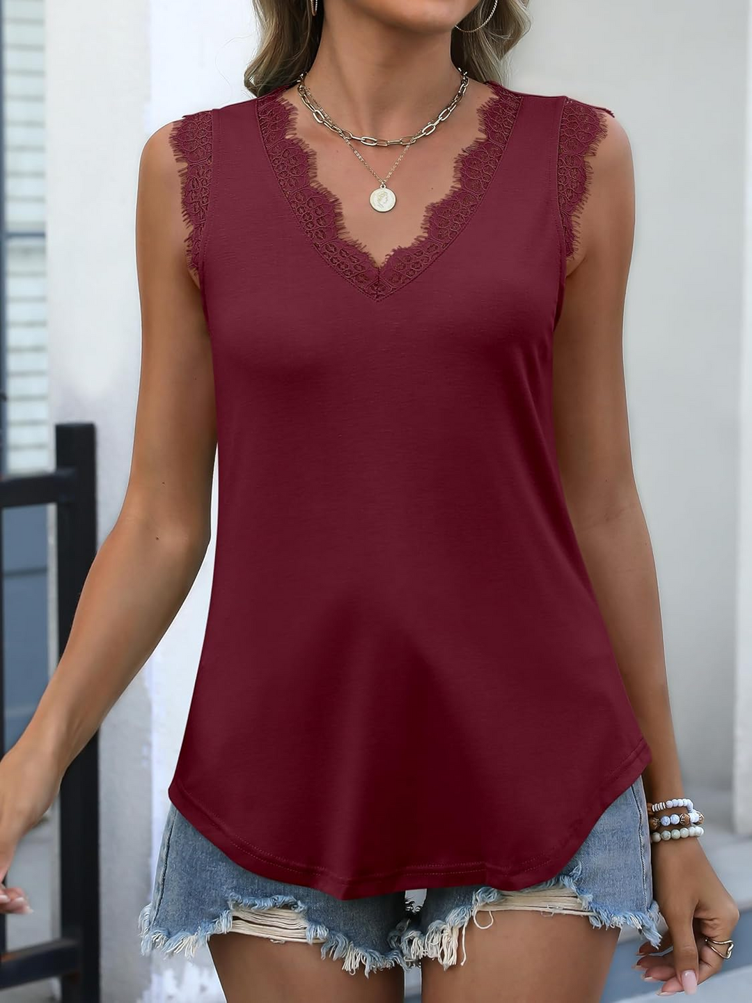 ANRABESS Women's Lace Trim Tank Top, V-Neck Sleeveless Cami